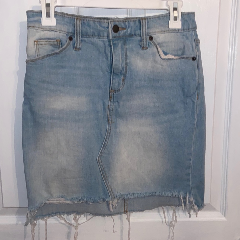 Universal thread denim skirt